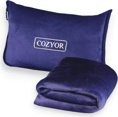 Produktbild von COZYOR Reisekissen & Reisedecke 2 in 1 weich mit Rucksack-Clip und Kofferbefestigung 170x100 cm, kuscheliges Reiseset Auto & unterwegs, Flugzeugdecke mit Bezug für Erwachsene & Kinder