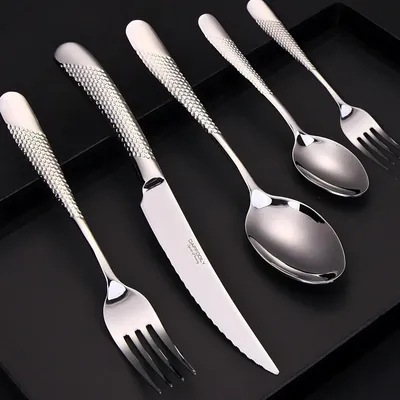 Imagen del producto de Juego de cubiertos de 20 piezas, fabricado en acero inoxidable 18/10, para 4 personas, incluye cuchillos para carne, apto para lavavajillas
