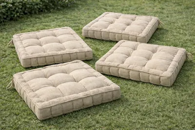 Produktbild von 4 x RHP Stuhlkissen Sitzkissen mit 100% Polyesterfüllung, 40x40x8 cm, für Innen- und Außenbereich, Modernes Uni-Design mit Tragegriff, Hochwertige Sitzauflagen für Komfort und Stil Beige 4er Pack