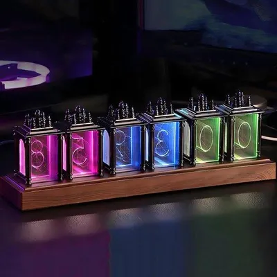 Immagine prodotto di Allecto Plus: orologio a LED RGB con memoria della configurazione, kit fai-da-te, visualizzazione di data e ora, diverse modalità, interruttore 12/24 ore, orologio a LED USB ideale per decorazioni e regali