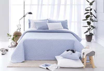 Produktbild von Unyqoos® Ganzjahresdecke aus 100% Mikrofaser – ultrazarte, Steppdecke mit Piqué‑Muster, Hellblau, 80/90-180 x 260 cm