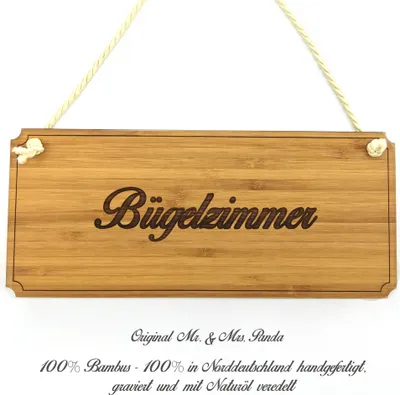 Produktbild von Mr. & Mrs. Panda Wegweiser Bügelzimmer - Geschenk, Schild, Geschenkidee, Shabby, Landhaus, Türschild, Infotafel, Graviert, Praxisschild, Holzschild
