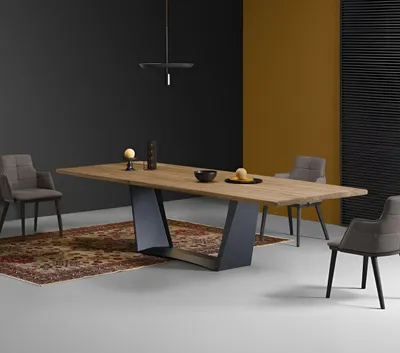 Immagine prodotto di Elegante tavolo da pranzo in rovere con struttura in metallo - Design moderno