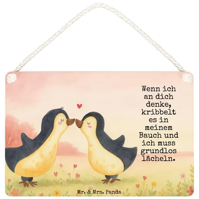 Produktbild von Mr. & Mrs. Panda Schild Pinguine Kuss Design DIN A4 - Weiß - Geschenk, Liebesbeweis, für Frauen, Jahrestag, Freundin, kleine aufmerksamkeit, hängeschild, wandtafel