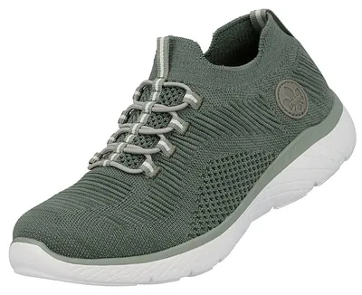 Das Bild zeigt einen Freizeitschuh in einem kräftigen Grünton. Der Schuh ist von der Seite zu sehen und präsentiert seine Schnürung sowie das Obermaterial.