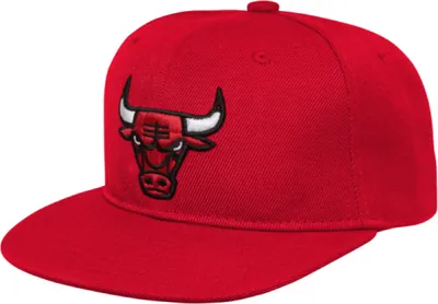Zdjęcie produktu dla Outerstuff Logo Flatbrim NBA Junior Czapka z płaskim daszkiem Chicago Bulls, czerwony, OSFA