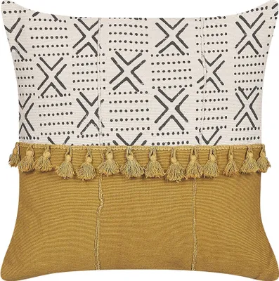 Produktbild von BELIANI Dekokissen Cremeweiß und Senfgelb Baumwolle 45 x 45 cm Bezug mit Füllung Reißverschluss Quasten Geometrisches Muster Boho Modern Wohnzimmer