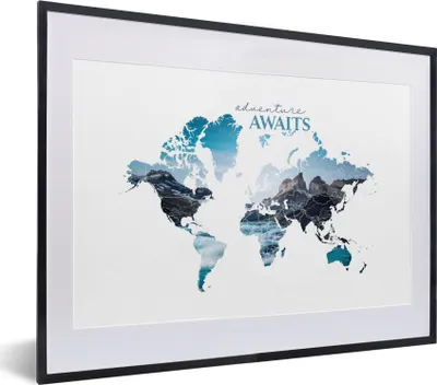 Produktbild von MuchoWow® Gerahmtes Poster Weltkarte - Zitate - Berg 40x30 cm - Poster mit Schwarzem Bilderrahmen Wandposter Rahmen Foto Bilder - Bilderrahmen - Poster im Rahmen
