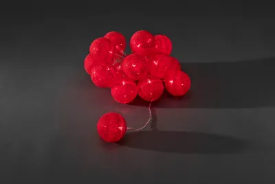 Produktbild von Konstsmide - LED Dekolichterkette, rote "Baumwollkugeln", groß, 16 rote Dioden, 24V Innentrafo, transparentes Kabel ; 3136-553