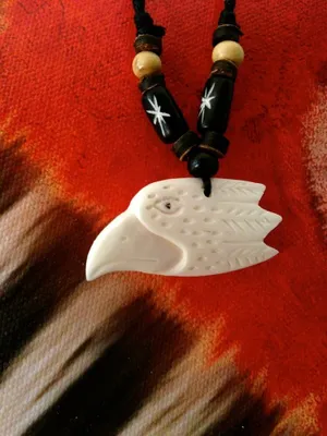 Produktbild von Halskette Adlerkopf, handgeschnitzte Freundschaftskette, Maori-Kette-Talisman