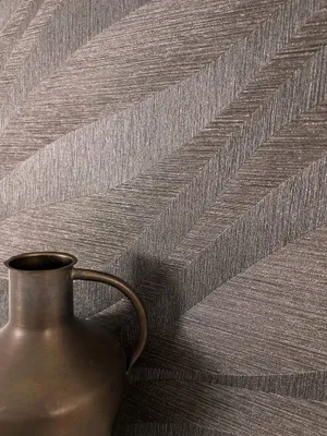 Produktbild von NEWROOM Tapete Braun Vliestapete Wellen - Glanztapete Glamour Grau Metallic Linien Struktur Mustertapete Modern Streifentapete