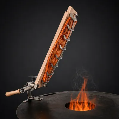 Produktbild von Flammlachsbrett 60 x 18 cm aus Buchenholz inkl. Edelstahlseitenhalterung für Grillplatten