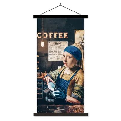 Produktbild von MuchoWow® Textilposter Mädchen mit Perlenohrring - Cappuccino - Barista - Vermeer - Kaffee - Gemälde 40x80 cm mit schwarzem Rahmen - Wandemalerei