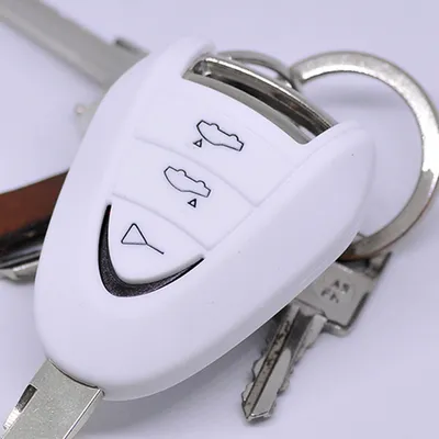 Produktbild von Auto Schlüssel Hülle Silikon Schutz Cover Weiß kompatibel mit Porsche 911 997 987 Boxster Cayman Funkschlüssel 3 Tasten Funk Fernbedienung