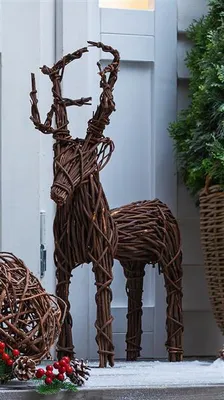 Image de Figurine décorative "Renne", branches de vigne tressées sur métal, hauteur 76 cm, décoration hivernale