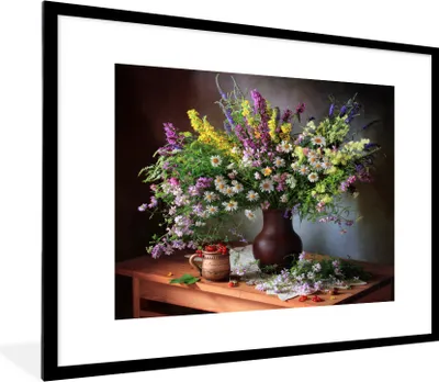 Produktbild von MuchoWow® MuchoWow® Gerahmtes Poster Blumen - Tisch - Stilleben - Blumenstrauß - Vase 80x60 cm - Poster mit zchwarzem Bilderrahmen - Schlafzimmer-Dekorationen - Fotoposter