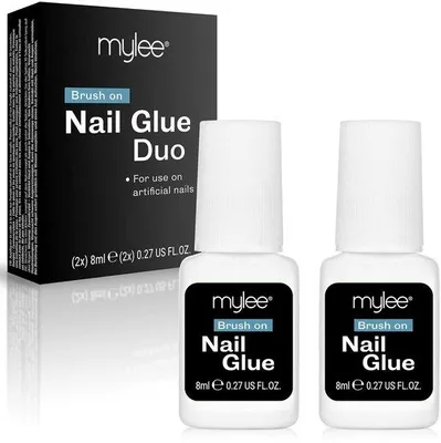 Produktbild von Famanu Nagelkleber mit Pinselapplikator - Vegan und tierversuchsfrei