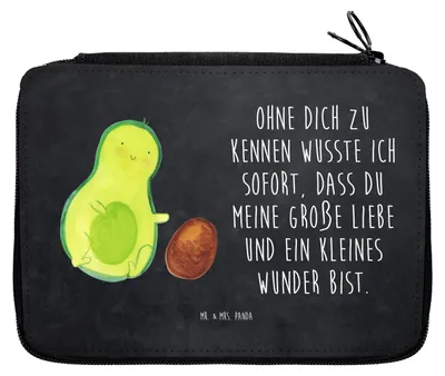 Produktbild von Mr. & Mrs. Panda Etui Avocado Kern rollt - Kreidetafel - Geschenk, Wunder, Federmappe, Schlampermäppchen, Federtasche, Geburt, Mäppchen, Geburtstag, Liebe, Federmäppchen