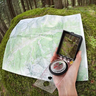 Produktbild von Multifunktionaler Kompass mit Karte - Lineal Spiegel Notfallset - Professioneller militärischer Hochpräzisions-Magnetkompass für Camping Wandern Jagen Bootfahren - Outdoor-Aktivitäten.