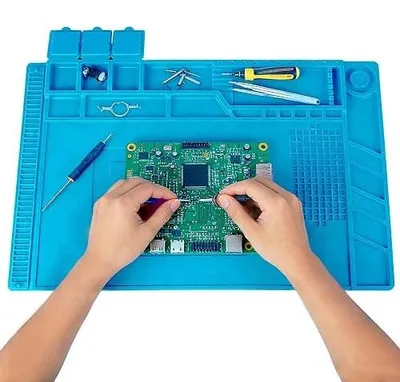 Zdjęcie produktu dla Mata lutownicza silikonowa magnetyczna 55X35 cm do elektroniki