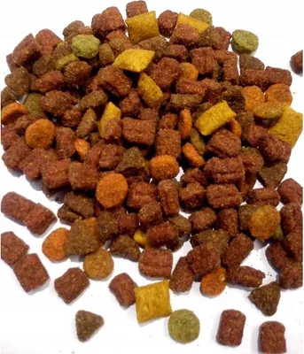 Produktbild von Whiskas Adult 1+ Katzentrockenfutter mit Rind, 2 Beutel, 2x1,4kg
