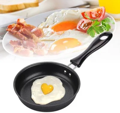Zdjęcie produktu dla Lekki rondel do jajek i naleśników o średnicy 12 cm, idealny do małych porcji