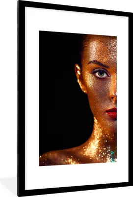 Produktbild von MuchoWow® Gerahmtes Poster Make-up - Gold - Frau - Luxus - Glitzer - Kunst 60x90 cm - Poster mit Schwarzem Bilderrahmen Wandposter Rahmen Foto Bilder - Dekoration - Wandposter Wohnzimmer - Hochwertig