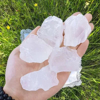 Produktbild von Natur Bergkristall Rohsteine Premium Wassersteine 4 Stück Heilsteine 4.5-5 cm