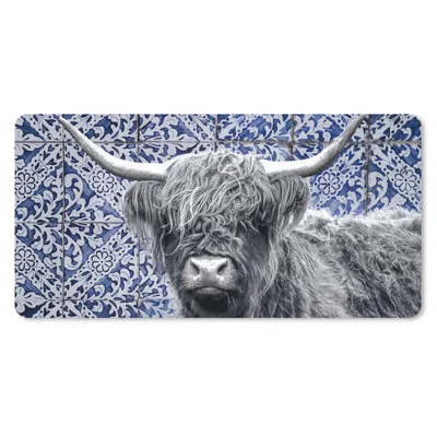Produktbild von MuchoWow® Schreibtischunterlage Delfter Blau - Schottischer Highlander - Schwarz - Weiß 80x40 cm - XXL Mauspad - Gaming Mauspad
