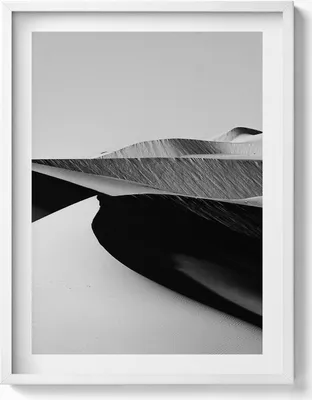 Produktbild von Schwarz-weiße minimalistische Wüstenlandschaft– Wandbild mit Rahmen – Gerahmtes Bild  – Wanddekoration – 60x80 cm –  Weiß Rahmen