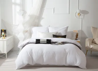 Produktbild von Satinbettwäsche Queen Premium 140x200 Weiß mit goldener Borte