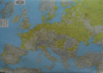 Produktbild von Europa physische Wandkarte auf Klemmsockel 1:2 600.000
