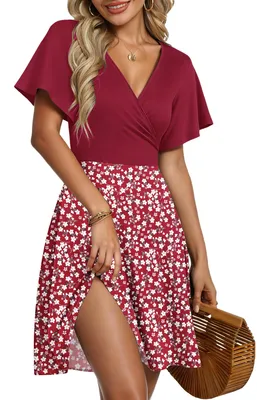 Produktbild von Sommerkleid für Damen – Wickelkleid mit Rüschen und V-Ausschnitt – Rotes Blumenmuster mit Taschen