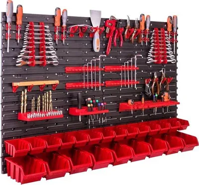 Produktbild von Unyqoos® Werkstatt-Wandsystem 115 x 78 cm – Wandregal mit 23 stapelbaren Boxen aus schlagfestem Kunststoff, Werkzeughalter, 4 stabile Wandplatten (rot)