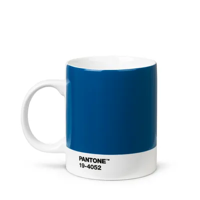 Produktbild von PANTONE Porzellan Kaffeebecher,  375ml, inkl. Geschenkbox, CoY 2020 - Classic Blue 19-4052