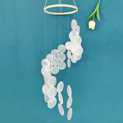 Produktbild von Windspiel mit Traumfänger aus natürlichen Muscheln – 5 Farben für eine Bezaubernde Wohndekoration!