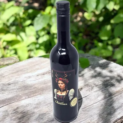 Produktbild von Weingut L. Bastian Edition Schwarzwaldmarie - Faszination Rot Cuvée 0,75 Liter 13%