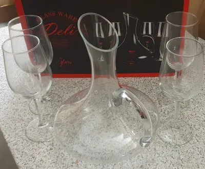 Produktbild von Elegantes Weinglas Set 5 Stück Transparent mit 1500 ml Krug, 4 Gläser a 315 ml