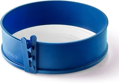 Produktbild von Famanu Springform 26 cm Blau - Backen und Servieren auf Porzellanboden
