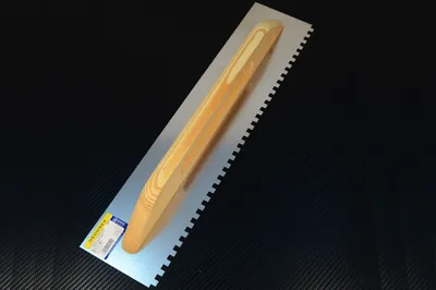 Produktbild von Schweizer Aufziehplatte Zahnkelle 8x8mm - 550x130 Traufel Abzieher
