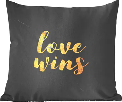 Produktbild von MuchoWow® Zierkissen Sofakissen Wohnzimmer Dekokissen 50x50 cm Zitat - Liebe - Marmor - Gold - Komfort - Sofakissen