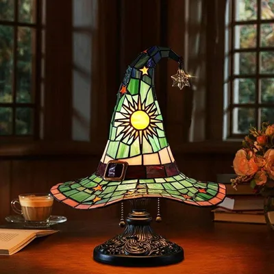 Produktbild von Halloween Hexenhut Lampe – 30 cm, warmweiße LED, USB, Retro Gothic Tischleuchte