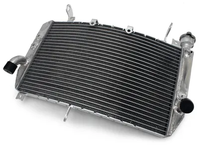Obrázek produktu pro Chladič motoru, konstrukce z hliníku, kompatibilní s modely YZF R1, R1 (roky výroby) 2015-2024