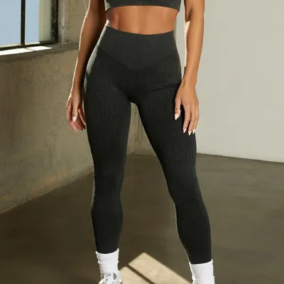 Produktbild von Push Up Leggings Classic - Schwarz für perfekten Sitz und Stil KP15714