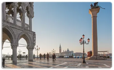Produktbild von Wallario Frühstücksbrettchen aus Glas, je 14 x 23 cm, mit rutschfesten Füßen, Motiv Venedig - Dogenpalast, Markusplatz und San Giorgio Maggiore I