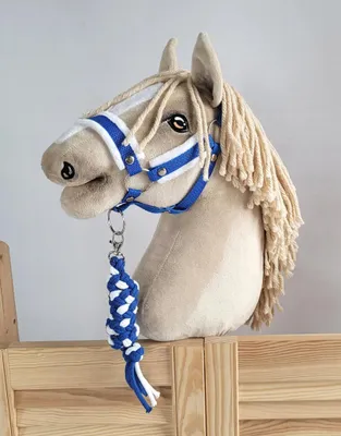 Image de Lit pour bébé A3 Hobby Horse avec fourrure blanche bleue et corde ajustable