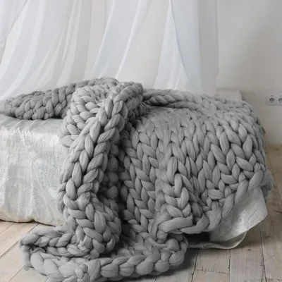 Produktbild von Livingandhome Graue Strickdecke 80 x 100 cm – weich, warm, maschinenwaschbar