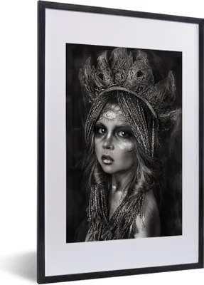Produktbild von MuchoWow® MuchoWow® Gerahmtes Poster Frau - Schwarz - Weiß 40x60 cm - Poster mit zchwarzem Bilderrahmen - Poster in Rahmen