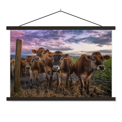 Produktbild von MuchoWow® Textilposter Kuh - Tiere - Kühe 60x40 cm mit schwarzem Rahmen - Hölzernes