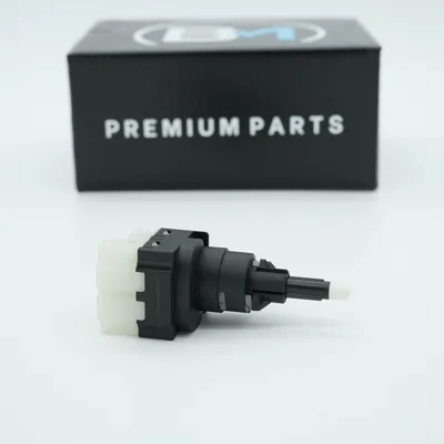 Productafbeelding van Schakelaar voor remlichtpedaal, artikelnummer 1K2945511, geschikt voor Audi A3, VW Golf, Passat, Skoda en Seat